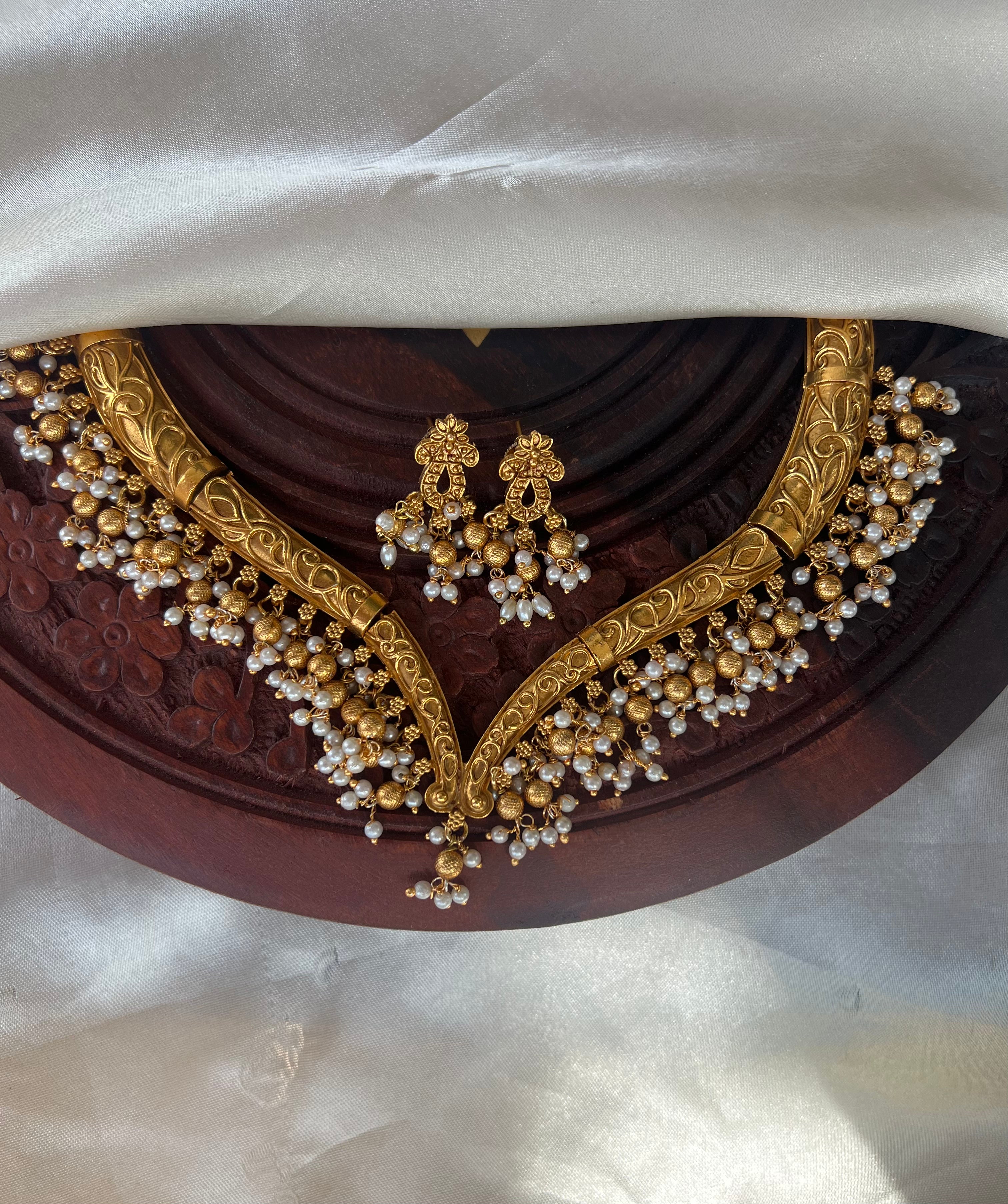 Pearls Traditional Necklace NK2040