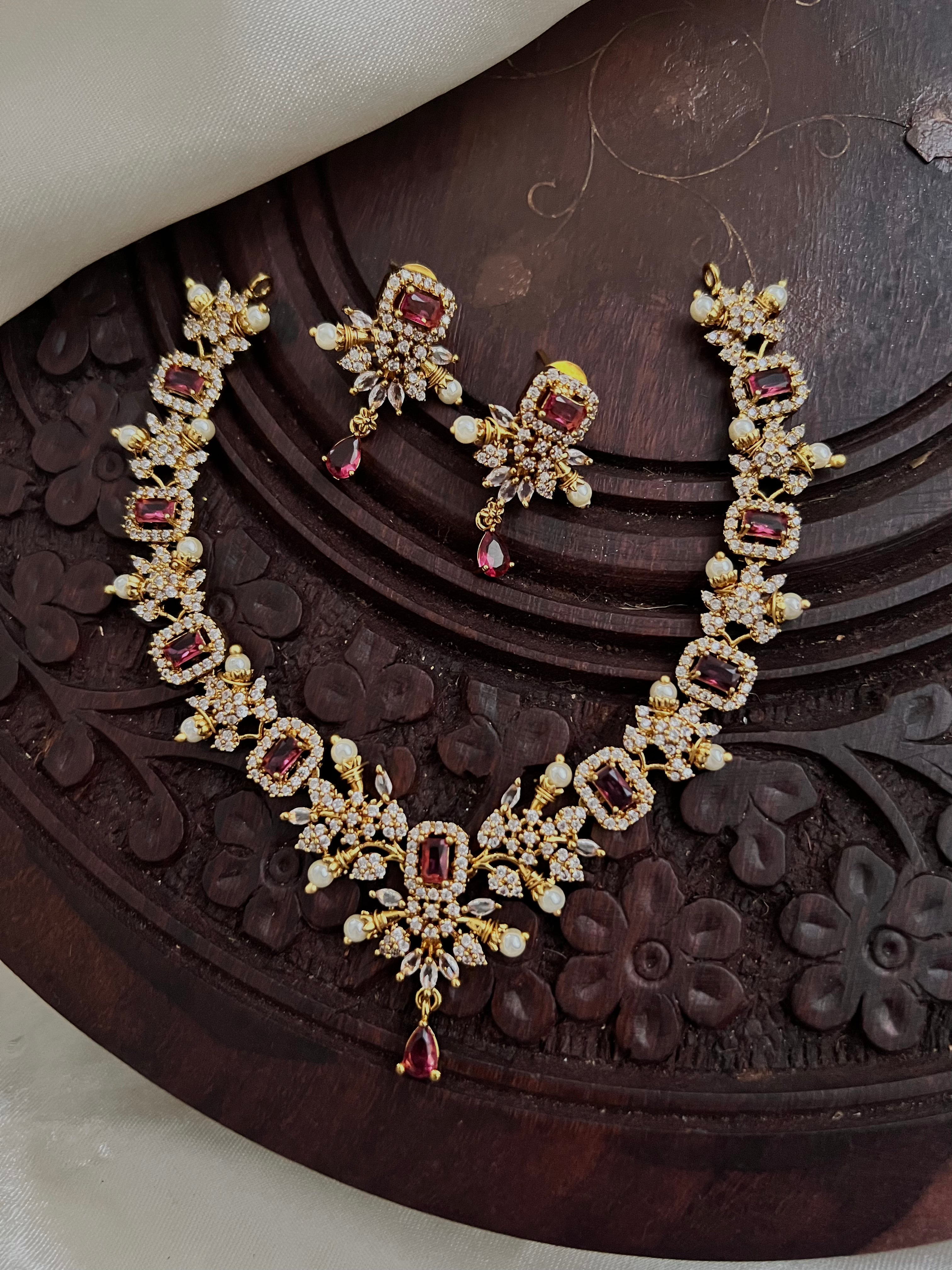 Flowrel Victorian Red necklace Nk2063