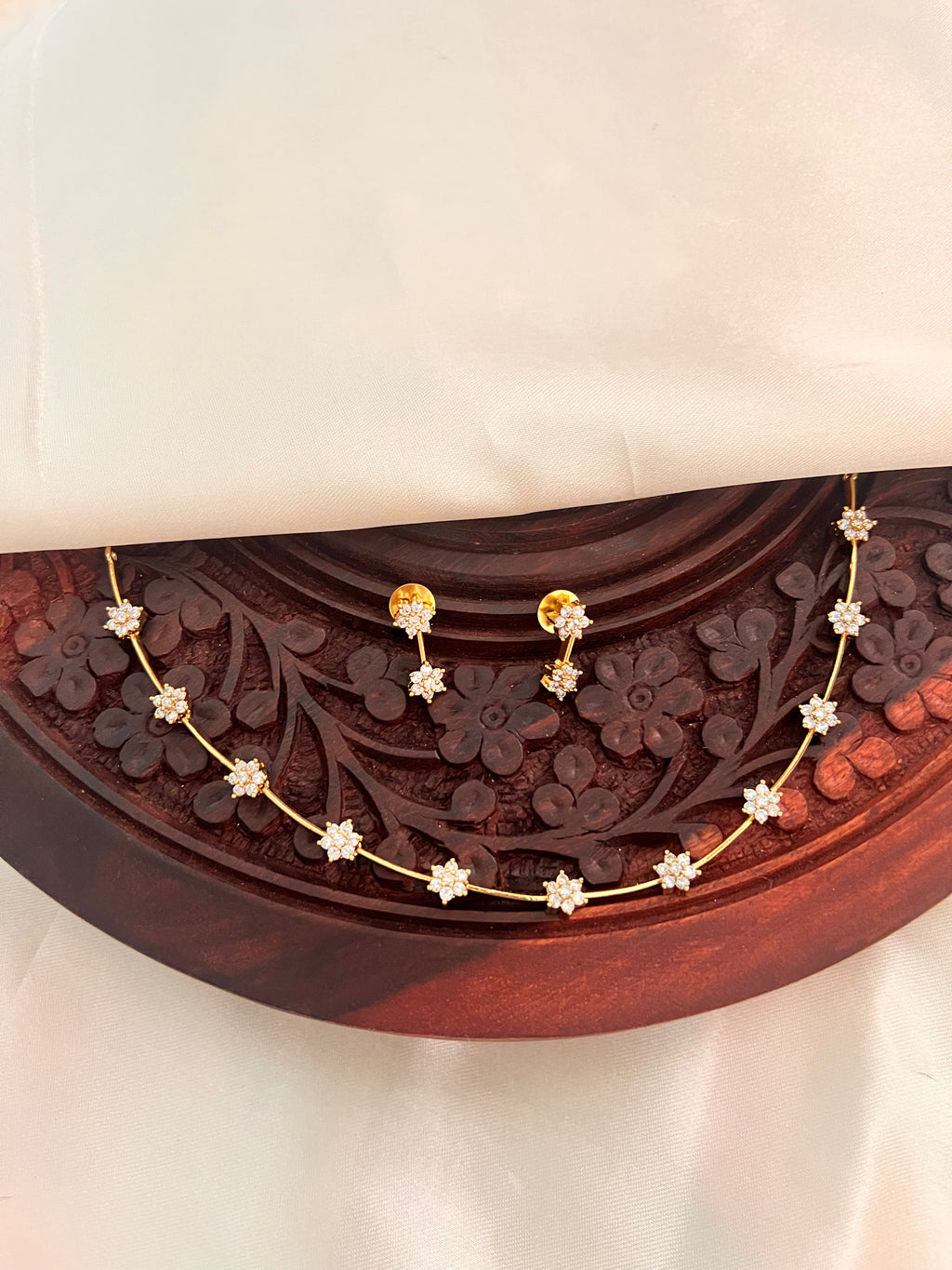 Invisible floral necklace NK2023
