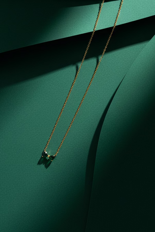 Minimal green bow pendant ATN36