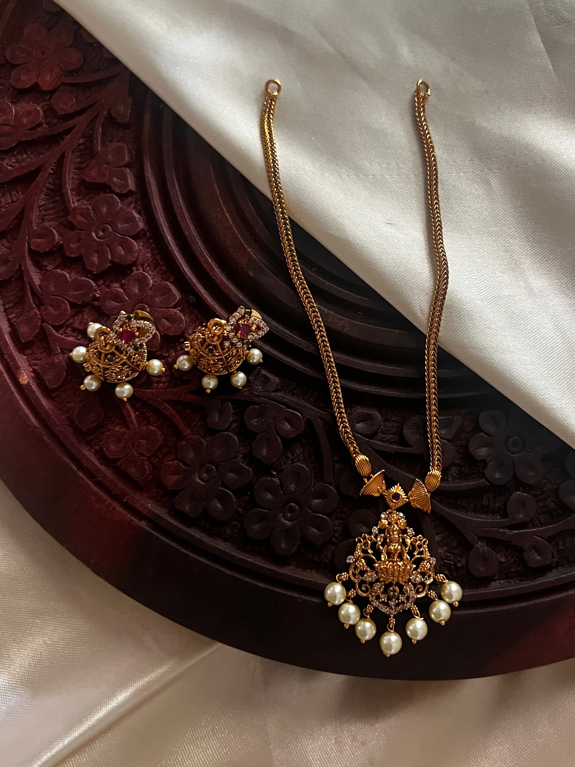 Simple Chain Lakshmi Pendant (premium quality) NK2032