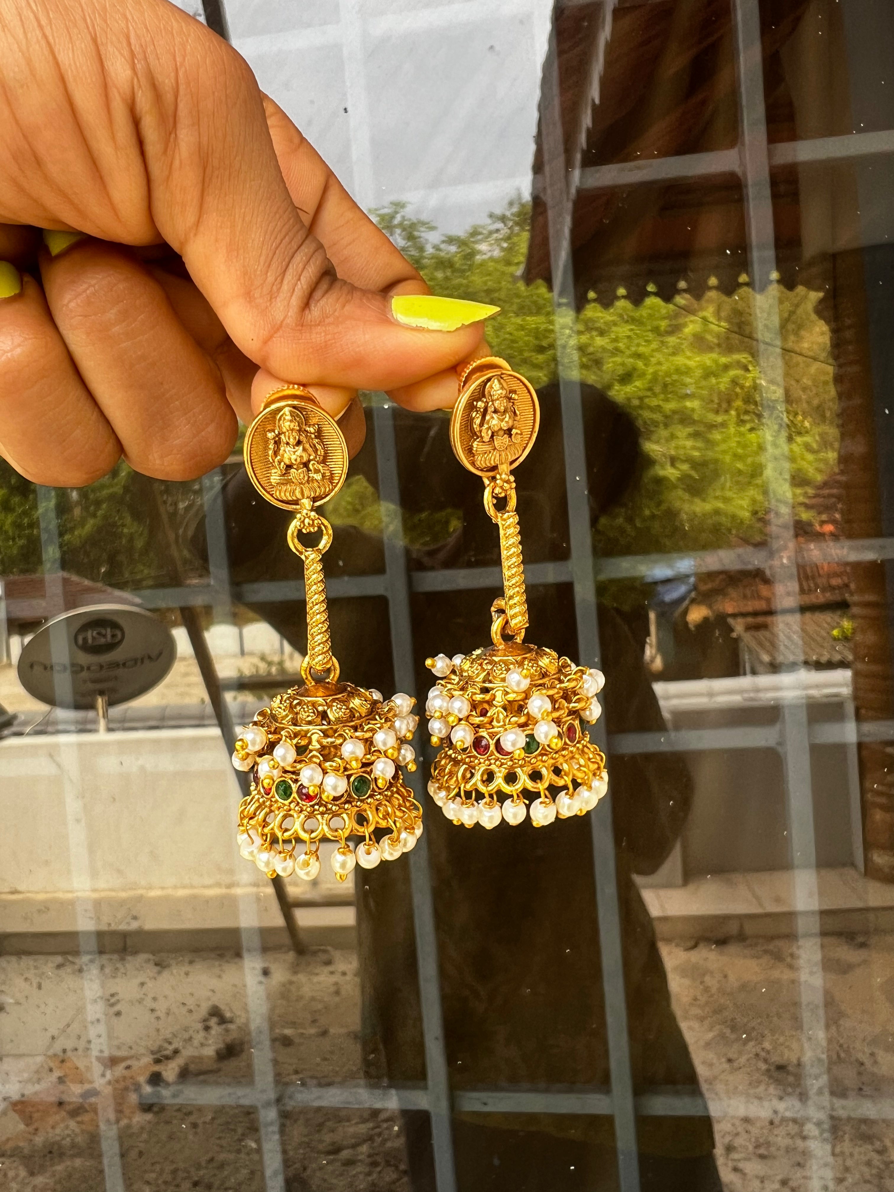 Dangling dome jhumka ER1076