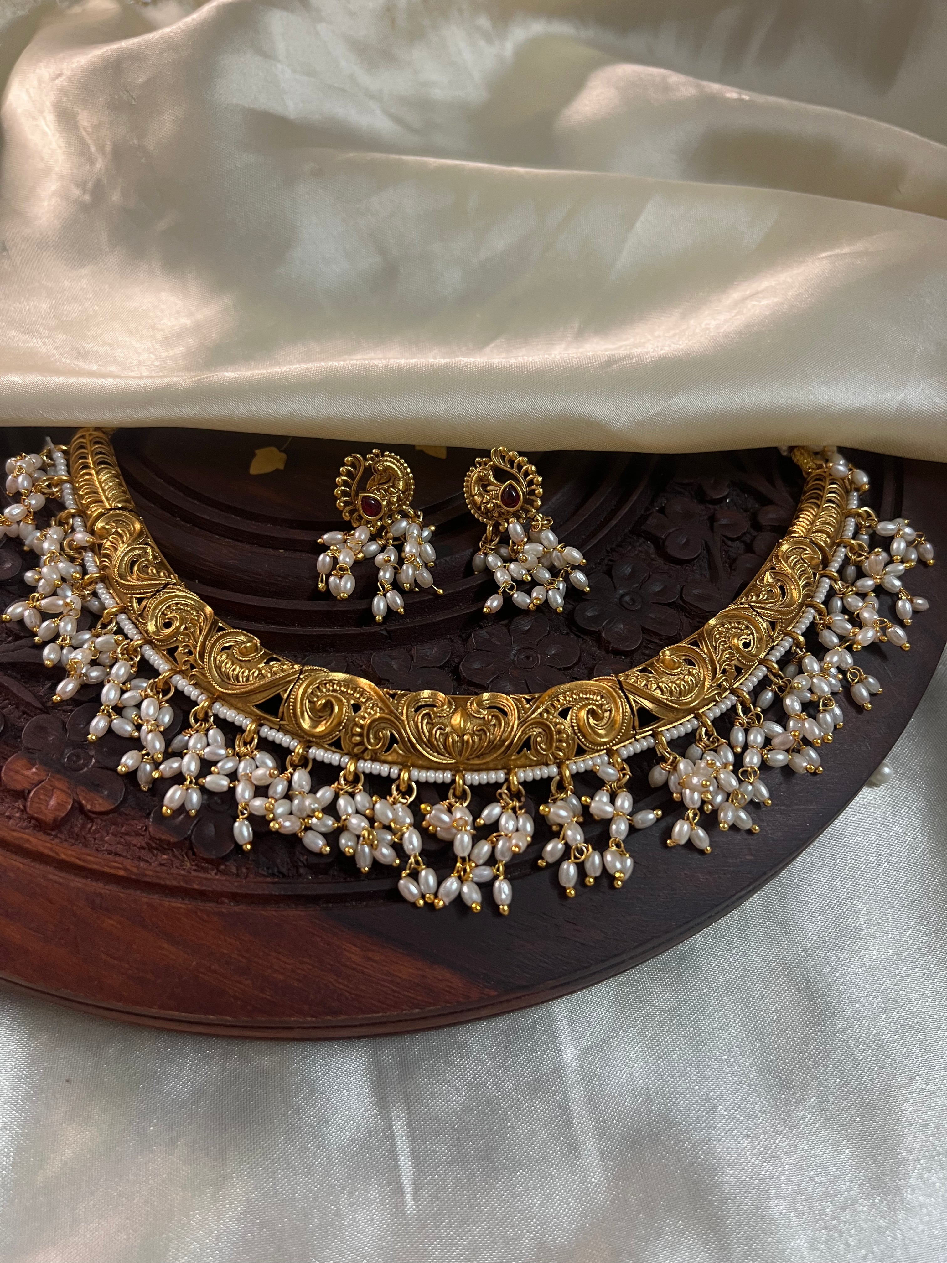 Pearls traditional necklace NK2041