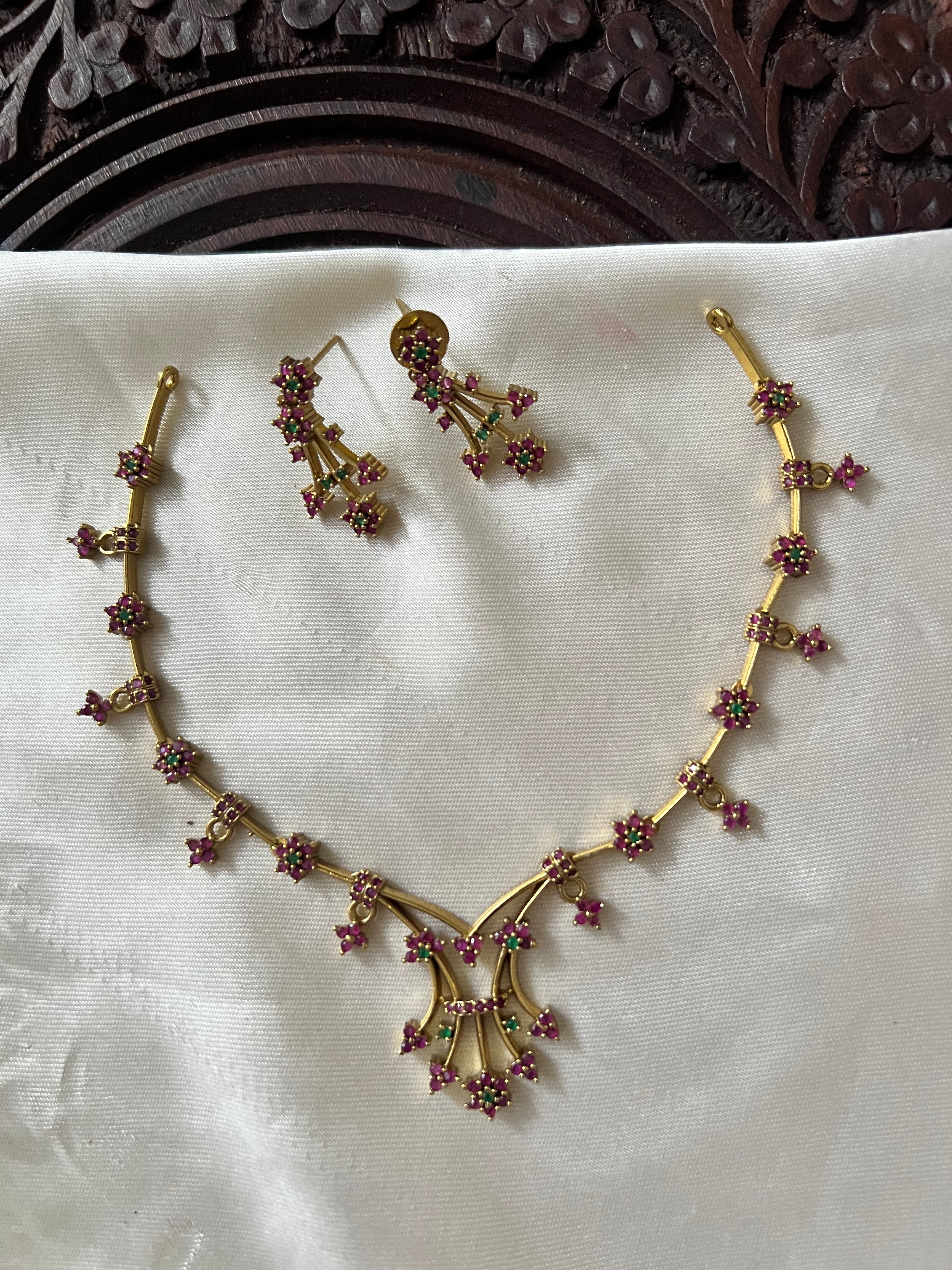 Pink flowrel minimal necklace Nk2072