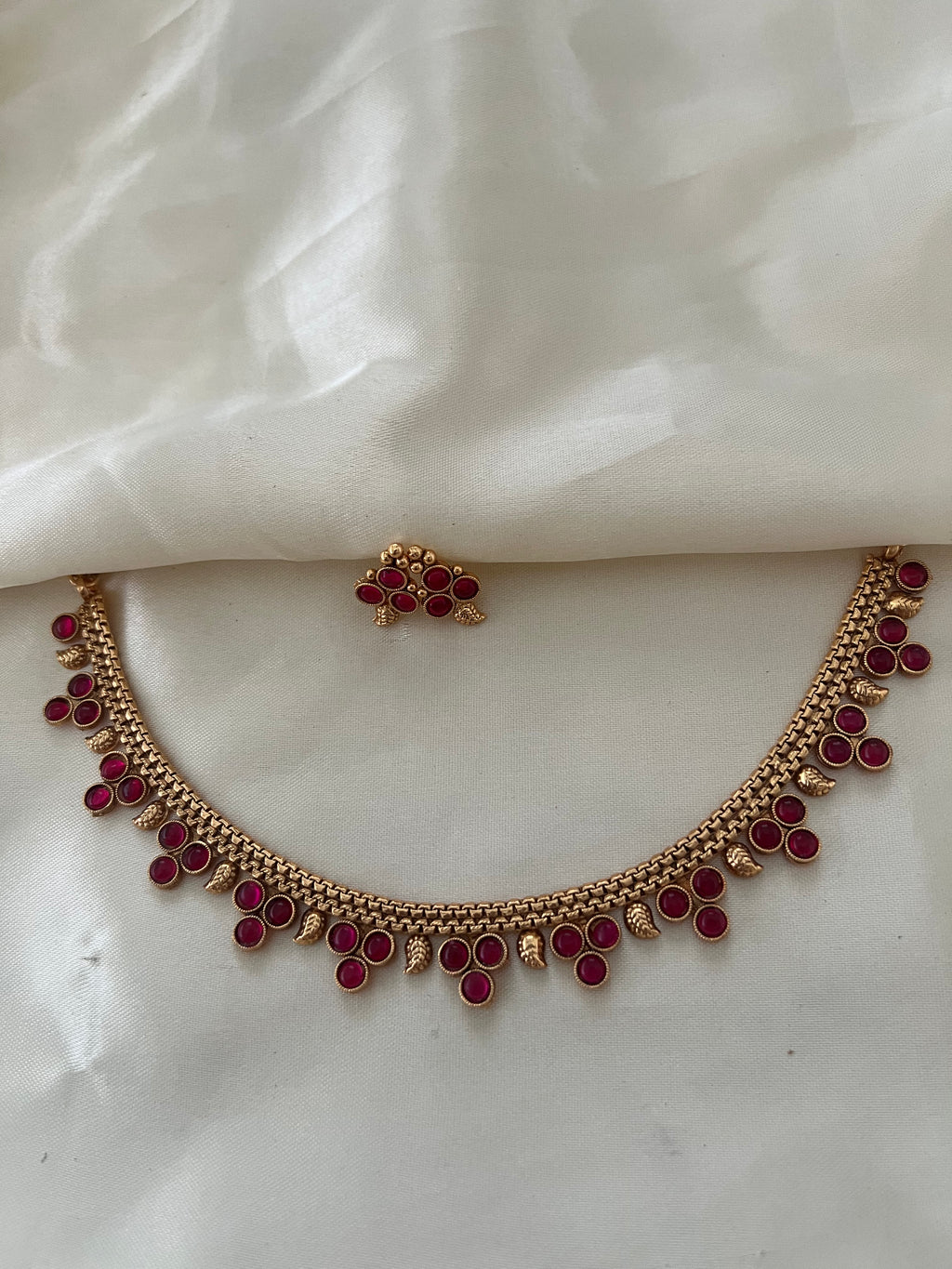 Minimal 3stone necklace NK1026