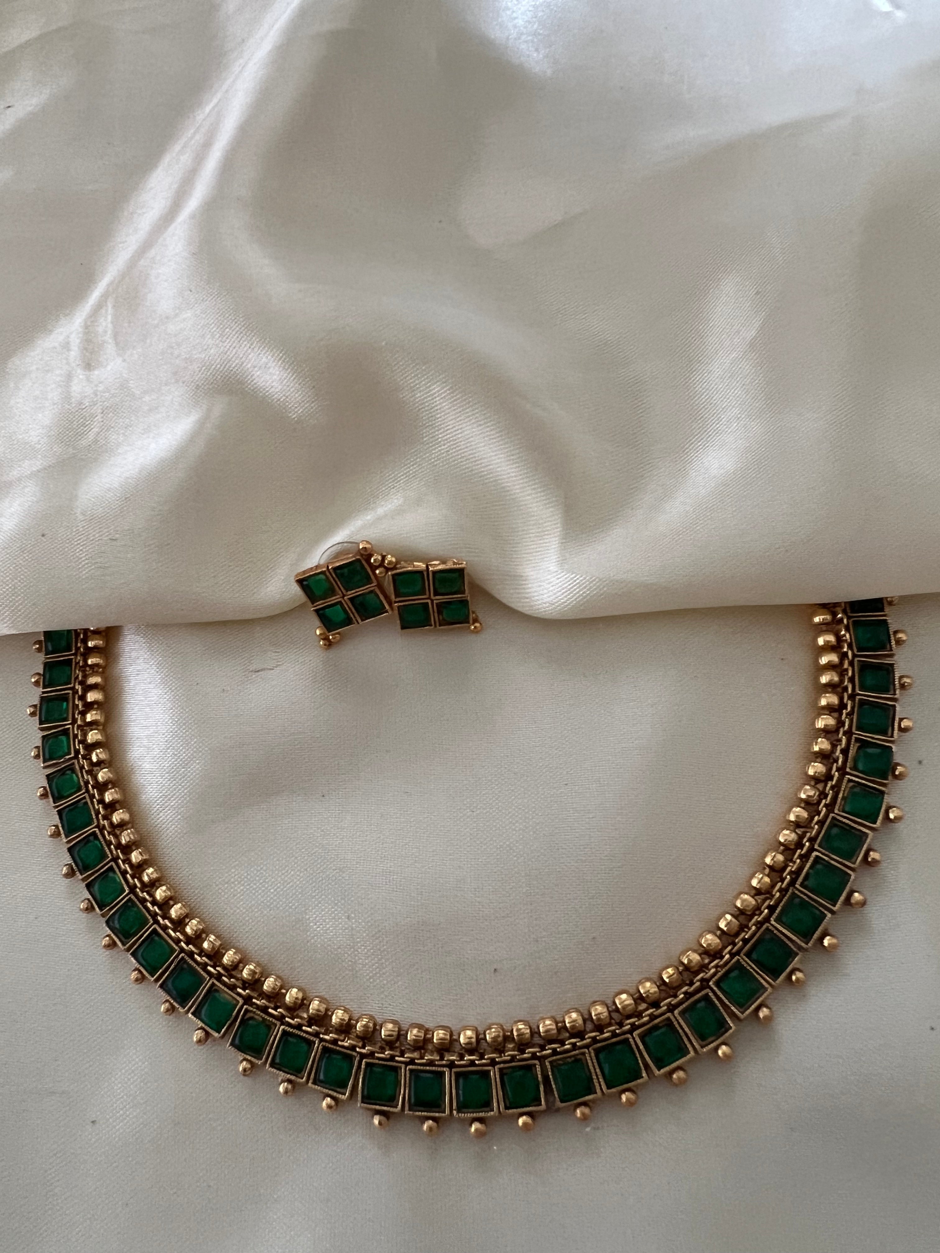 Minimal square necklace NK1027